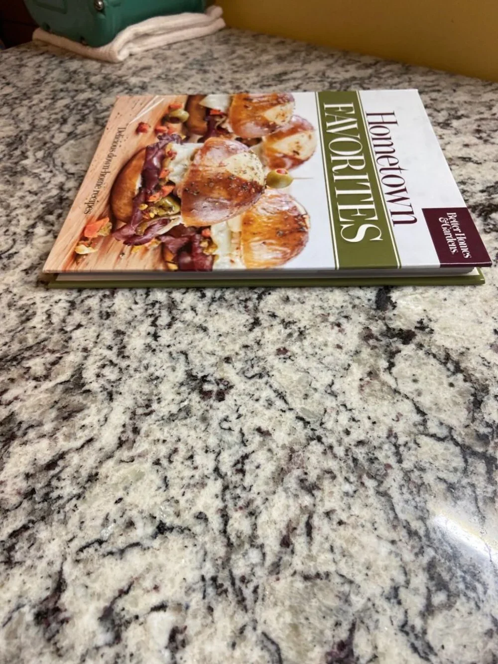 Better Homes & Gardens Hometown Favorites 2017 HC Recipe Cookbook Spiral